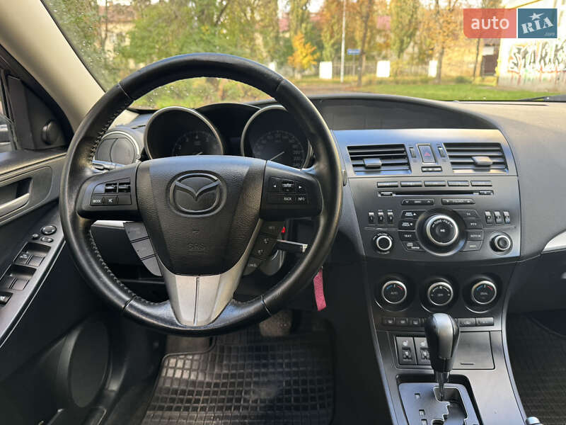 Седан Mazda 3 2011 в Києві