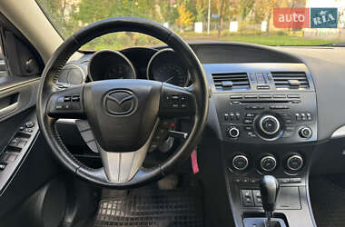 Седан Mazda 3 2011 в 
