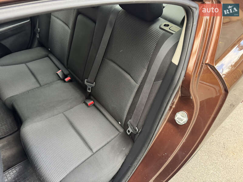 Седан Mazda 3 2011 в Києві