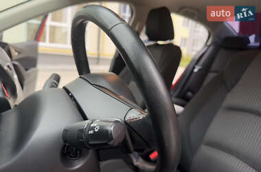 Седан Mazda 3 2014 в 