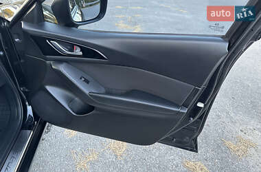Хэтчбек Mazda 3 2016 в 