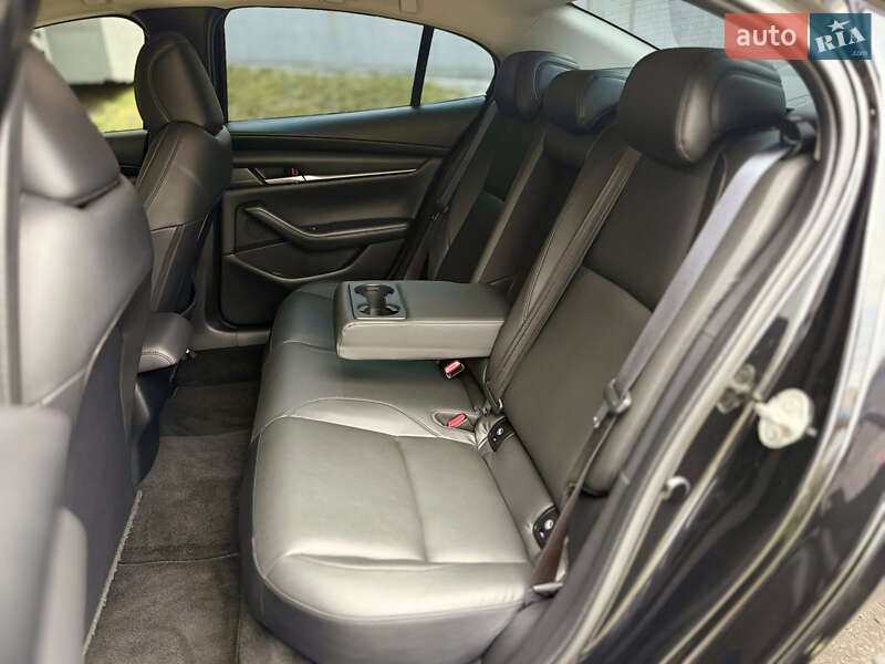 Седан Mazda 3 2023 в Харкові