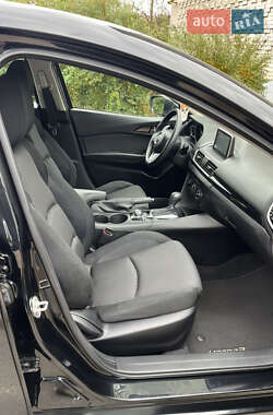 Седан Mazda 3 2015 в 
