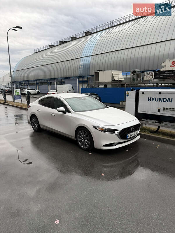 Седан Mazda 3 2019 в Киеве