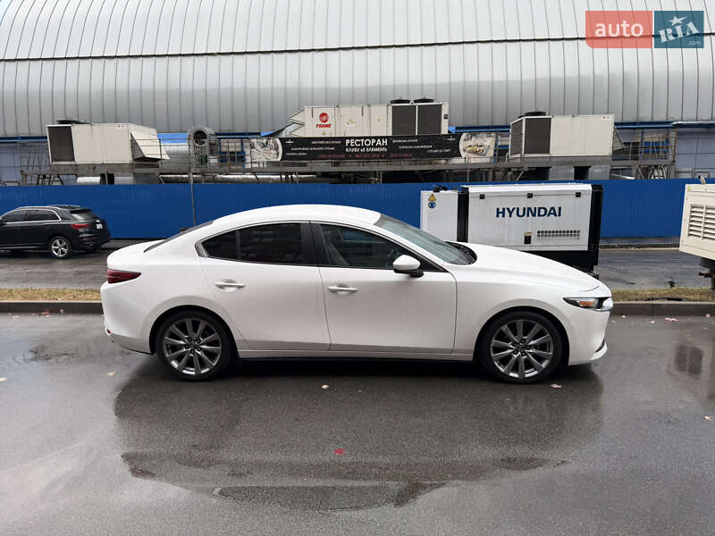 Седан Mazda 3 2019 в Киеве