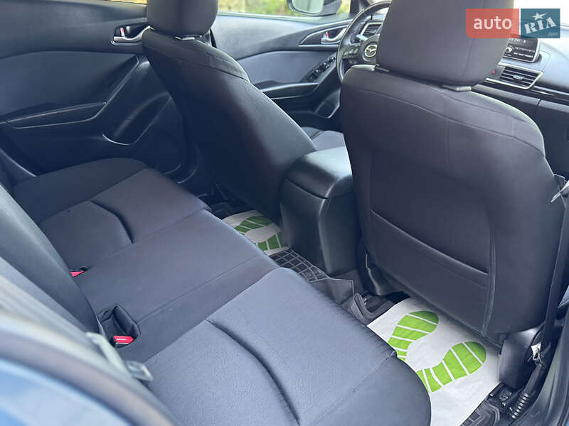 Седан Mazda 3 2014 в Харкові