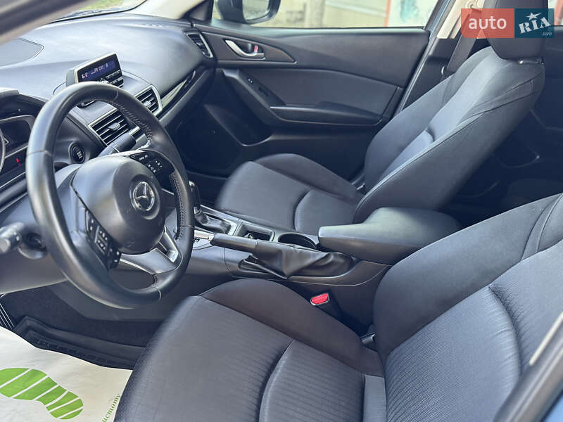 Седан Mazda 3 2014 в Харкові