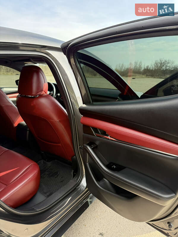 Хетчбек Mazda 3 2021 в Дніпрі