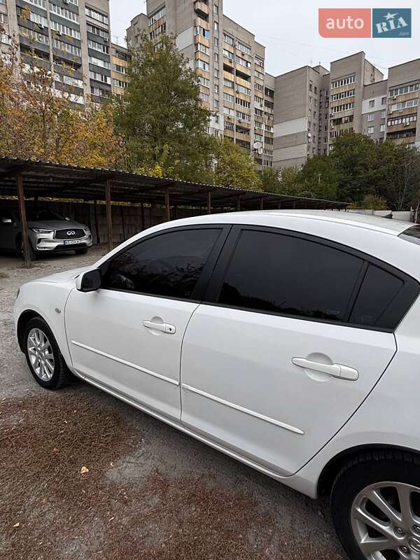 Седан Mazda 3 2008 в Днепре