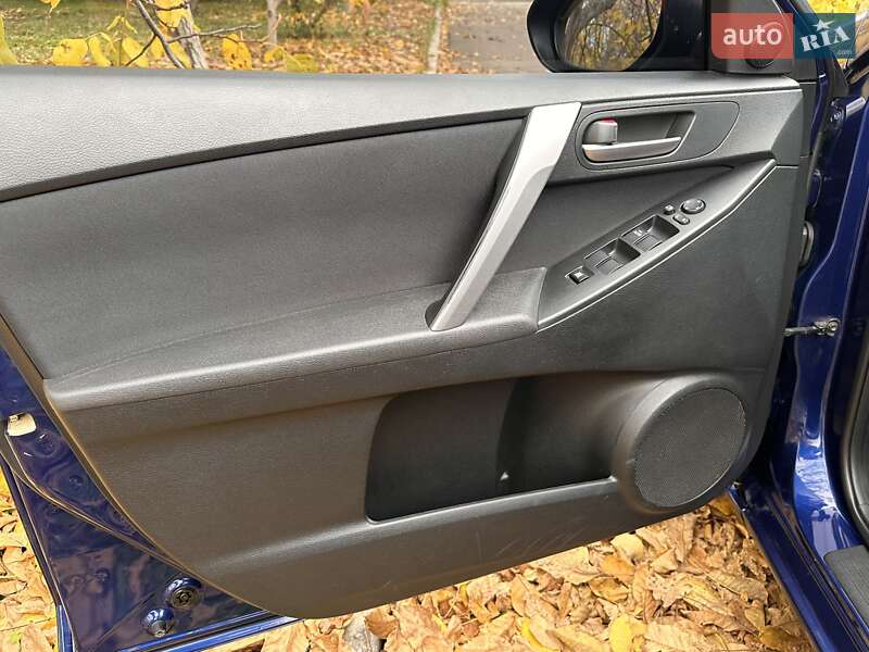 Хэтчбек Mazda 3 2011 в Южноукраинске