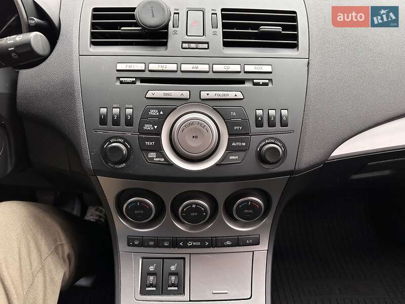 Хэтчбек Mazda 3 2011 в Южноукраинске