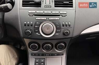 Хэтчбек Mazda 3 2011 в 