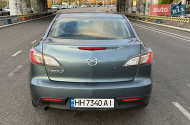 Седан Mazda 3 2011 в 