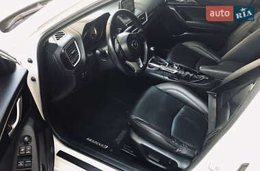 Седан Mazda 3 2015 в Николаеве