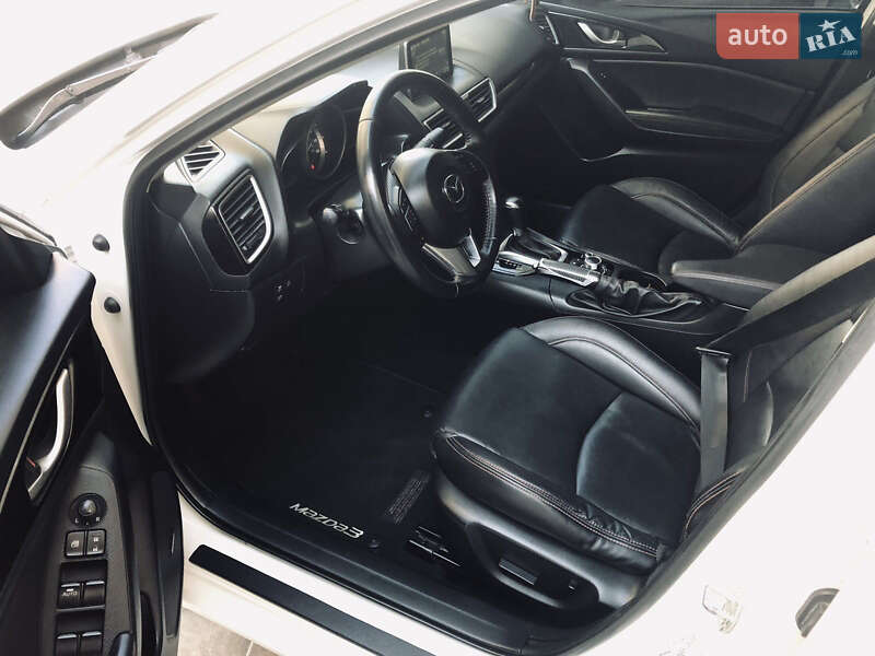 Седан Mazda 3 2015 в Одесі