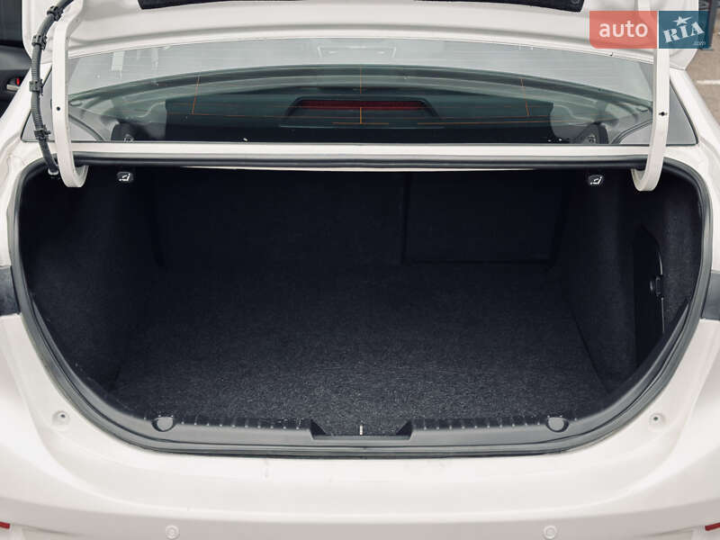 Седан Mazda 3 2014 в Кременчуці