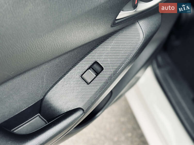 Седан Mazda 3 2014 в Кременчуці