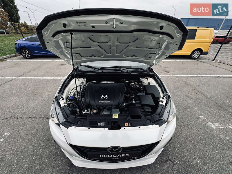 Седан Mazda 3 2014 в Кременчуці