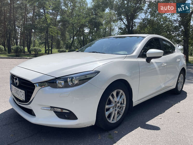 Седан Mazda 3 2016 в Кременчуге