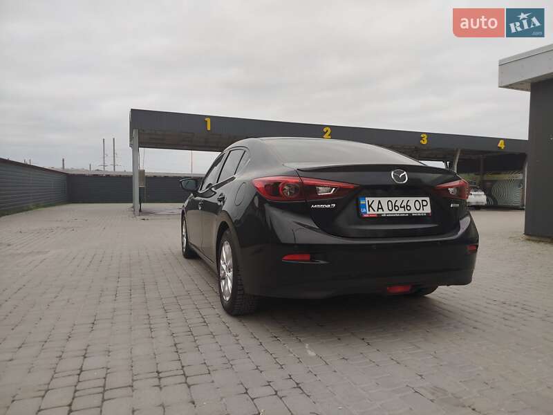 Седан Mazda 3 2014 в Киеве