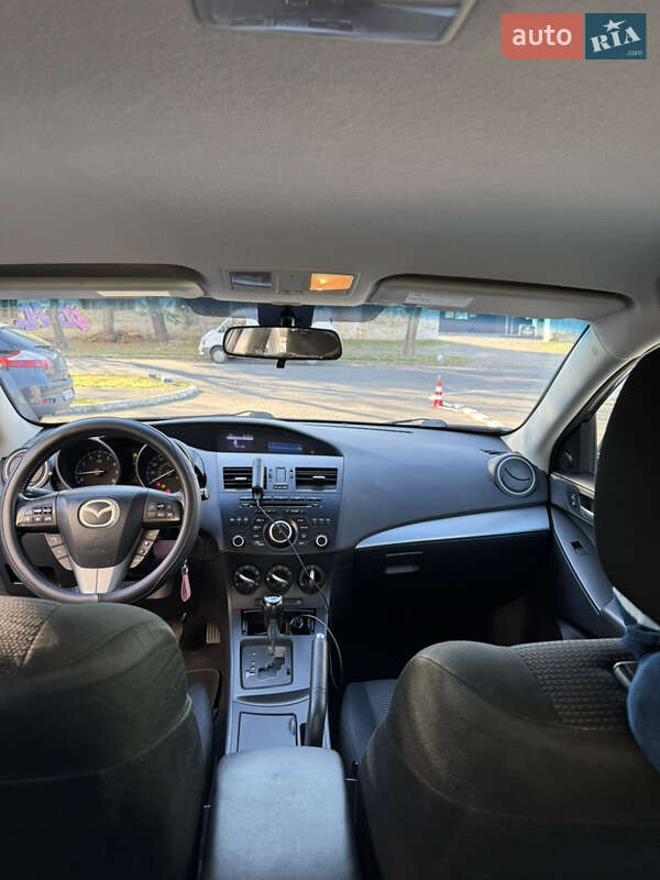 Седан Mazda 3 2012 в Николаеве
