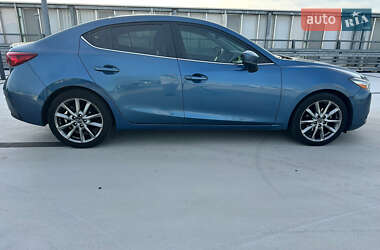 Седан Mazda 3 2018 в 