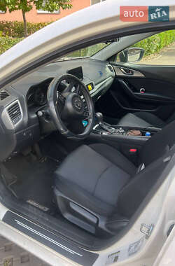 Седан Mazda 3 2016 в  фото 5 Седан Mazda 3 2016 в