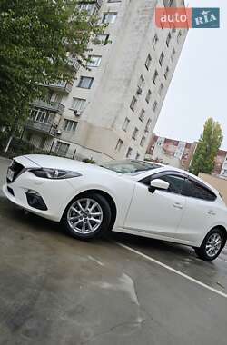 Хетчбек Mazda 3 2015 в  фото 6 Хетчбек Mazda 3 2015 в