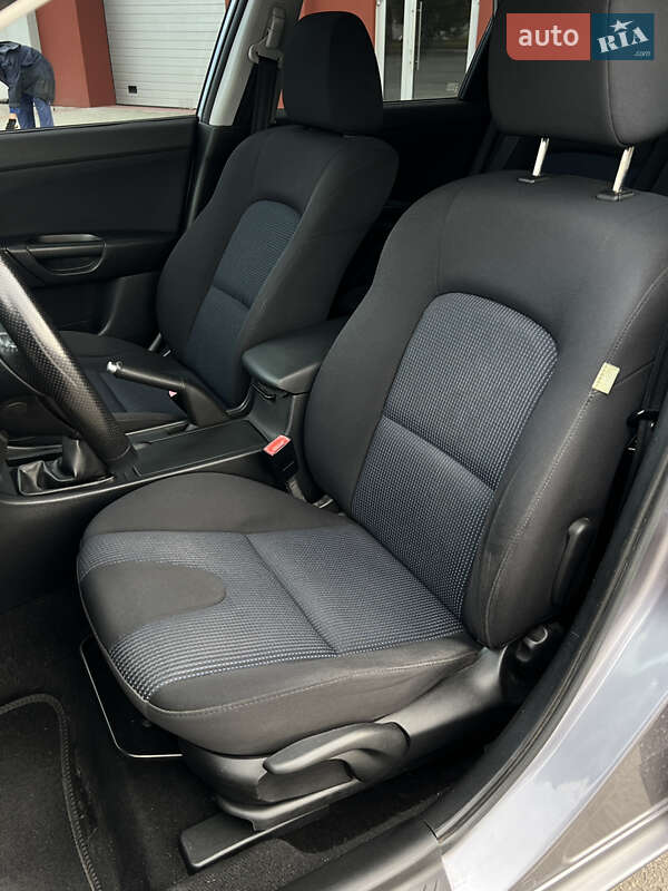 Хетчбек Mazda 3 2004 в Рівному фото 27 Хетчбек Mazda 3 2004 в Рівному