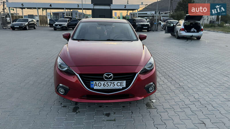 Седан Mazda 3 2014 в Мукачевому