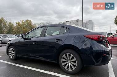 Седан Mazda 3 2018 в  фото 4 Седан Mazda 3 2018 в