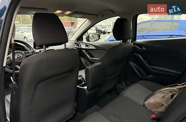 Седан Mazda 3 2018 в  фото 12 Седан Mazda 3 2018 в