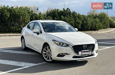Седан Mazda 3 2017 в  фото 2 Седан Mazda 3 2017 в