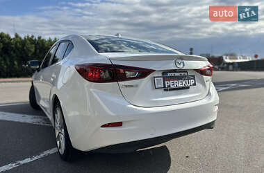Седан Mazda 3 2017 в  фото 6 Седан Mazda 3 2017 в