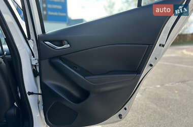 Седан Mazda 3 2017 в  фото 32 Седан Mazda 3 2017 в