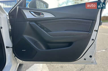 Седан Mazda 3 2017 в  фото 39 Седан Mazda 3 2017 в
