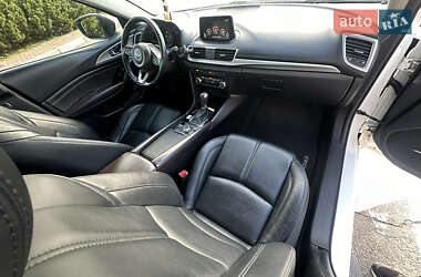 Седан Mazda 3 2017 в  фото 43 Седан Mazda 3 2017 в
