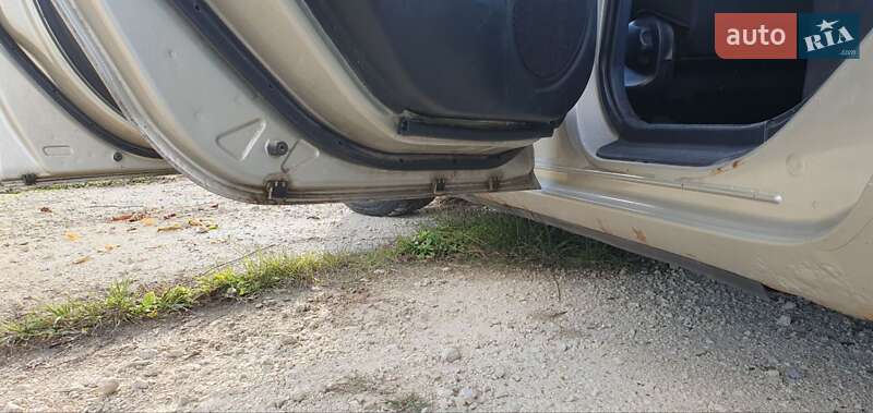 Седан Mazda 3 2004 в Калуше