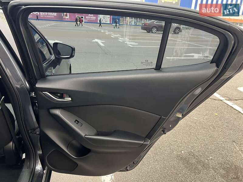 Седан Mazda 3 2016 в Киеве фото 18 Седан Mazda 3 2016 в Киеве