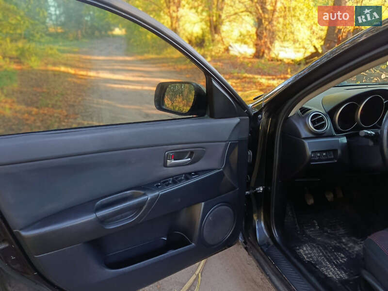 Хэтчбек Mazda 3 2004 в Сумах