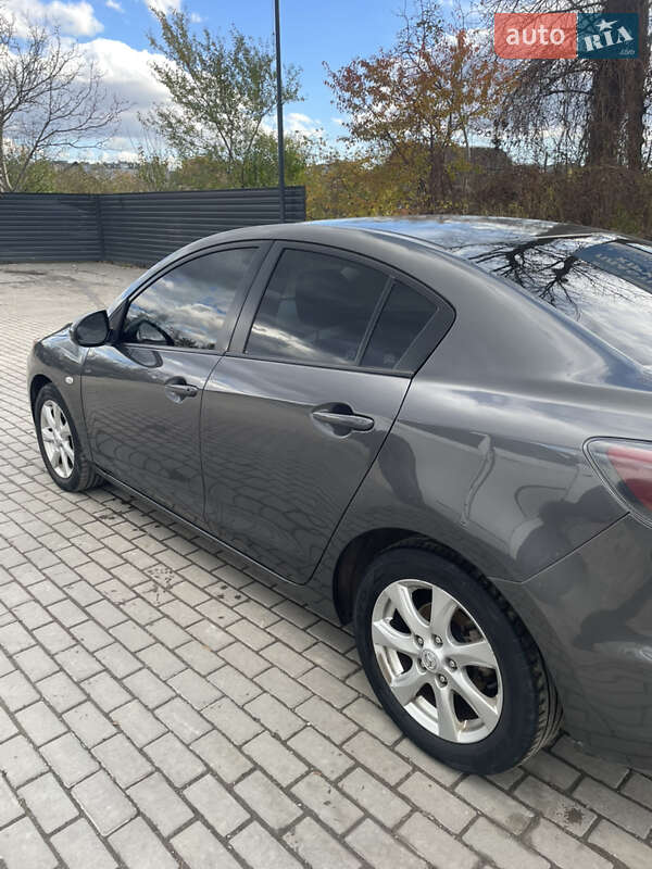 Седан Mazda 3 2010 в Ивано-Франковске