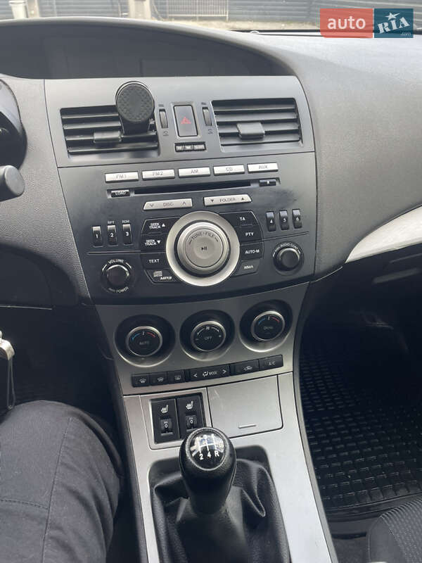 Седан Mazda 3 2010 в Ивано-Франковске