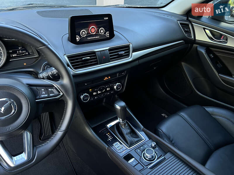 Хэтчбек Mazda 3 2018 в Киеве фото 8 Хэтчбек Mazda 3 2018 в Киеве