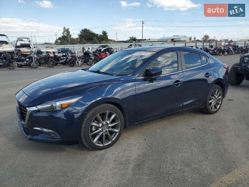 Седан Mazda 3 2018 в Киеве