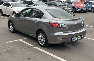 Седан Mazda 3 2013 в 
