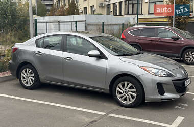 Седан Mazda 3 2013 в 