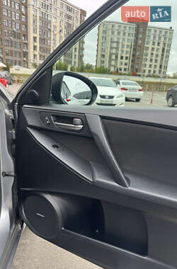 Седан Mazda 3 2013 в 