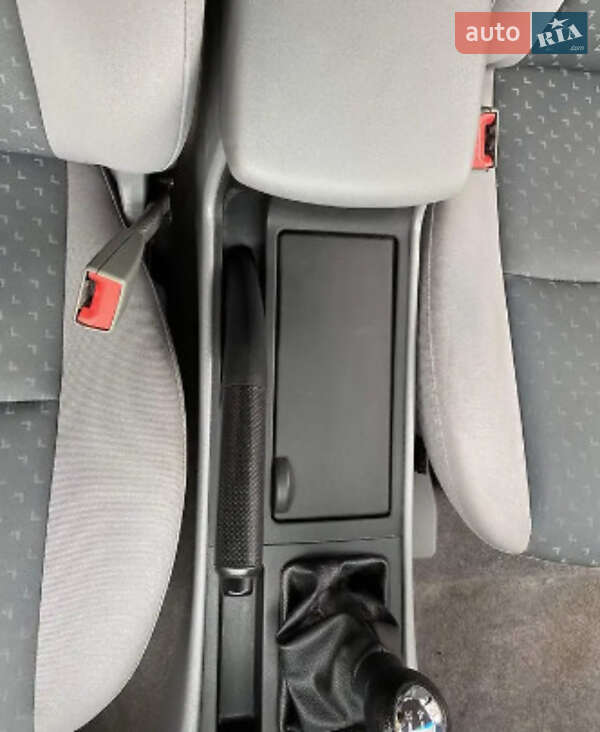 Хетчбек Mazda 3 2005 в Береговому