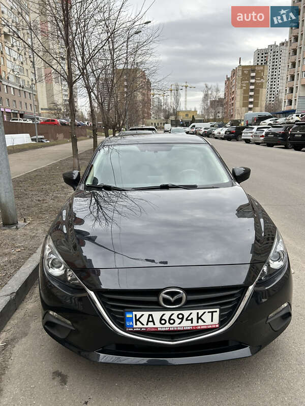 Седан Mazda 3 2014 в Львове