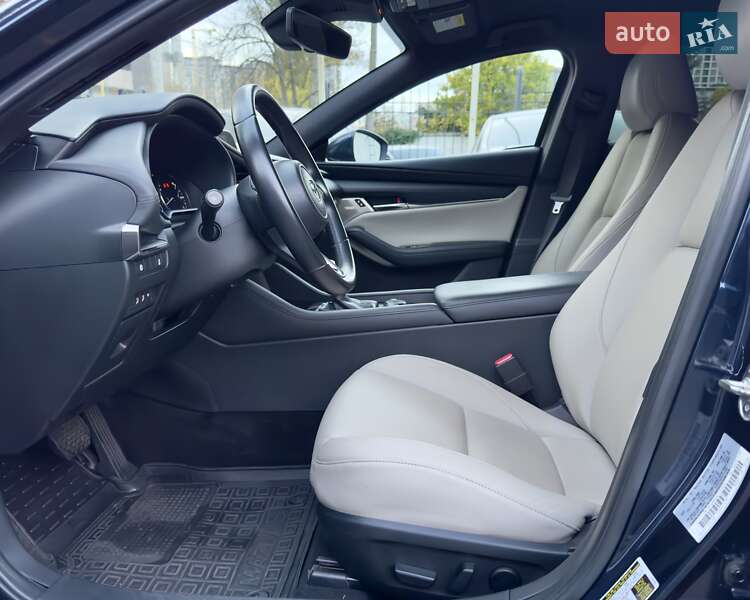 Хэтчбек Mazda 3 2019 в Киеве